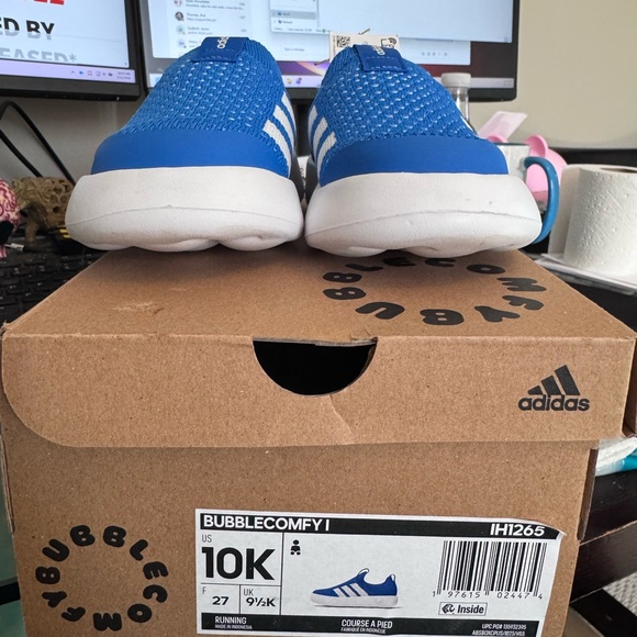 NWOT Adidas bubble comfy sneaker in powder blue - Picture 2 of 6